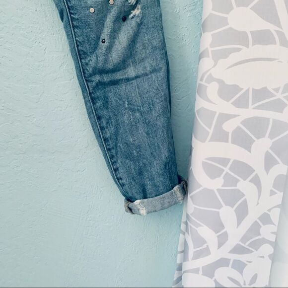 Blank NYC Crop Studded Girlfriend Jeans Size 24 - Picture 9 of 15